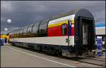 Ein auch �u�erlich modernisierter Panaoramawagen der SBB (Apm 61 85 19-90 110-1 CH-SBB, INNOTRANS 2010 Berlin 21.09.2010)