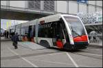 Solaris Tramino S100 ist eine Niederflur-Stra�enbahn mit verkleideten Drehgestellen.