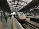 Steuerwagen voraus kam ICE597 nach M�nchen Hbf auf Gleis 11 in den Bahnhof gefahren und macht nun Kopf, Leipzig Hauptbahnhof, 20.03.2023 (93 80 0812 042-1 D-DB, DB Fernverkehr AG)  