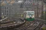 Im typischen Gewirr aus Oberleitung, Masten und Ger�sten der Berliner Stadtbahn f�hrt erstmalig VT 36 und VT 39 der Vogtlandbahn als VX 83190 nach Bln.-Zoo. Durch Vandalismussch�den konnte nicht das �bliche Desiro-Doppel fahren (NVR-Nummer 95 80 0654 036-2 D-VBG, Duewag 1996/91487, gesehen Berlin Friedrichstra�e 26.09.2010)
