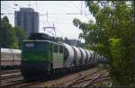 EGP 142 103 steht am 10.08.2013 in Berlin Greifswalder Stra�e mit einem Zementzug zur Abfahrt bereit